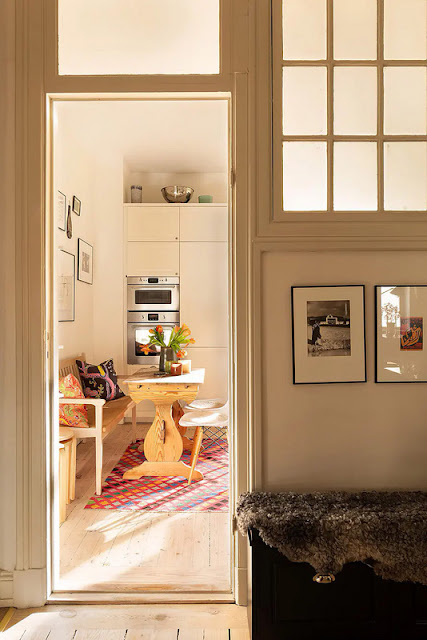 Καλαίσθητη και ζεστή διαμόρφωση σε διαμέρισμα κλασικής αρχιτεκτονικής - Φωτογραφία 14