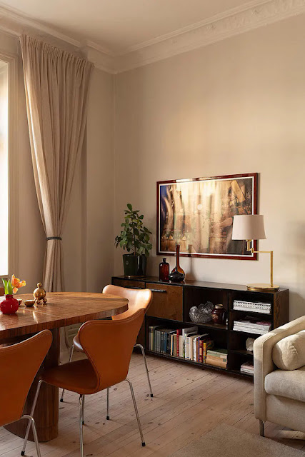 Καλαίσθητη και ζεστή διαμόρφωση σε διαμέρισμα κλασικής αρχιτεκτονικής - Φωτογραφία 4