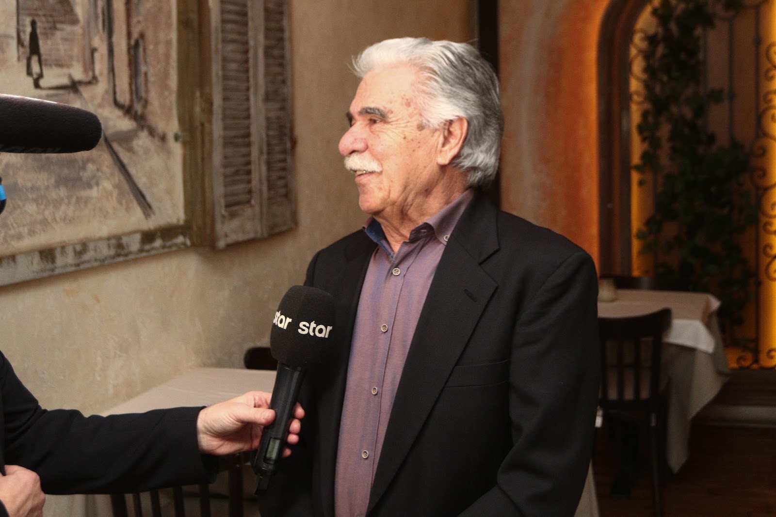 Παρουσιάστηκε η βιογραφικά του Μουσικού Λυράρη Βασίλη Σκουλα  με την συμμετοχή δυο Δημοσιογράφων Ξηρομεριτων απο τον Αστακό - Φωτογραφία 2