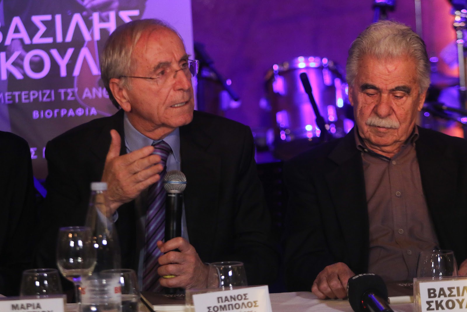 Παρουσιάστηκε η βιογραφικά του Μουσικού Λυράρη Βασίλη Σκουλα  με την συμμετοχή δυο Δημοσιογράφων Ξηρομεριτων απο τον Αστακό - Φωτογραφία 25