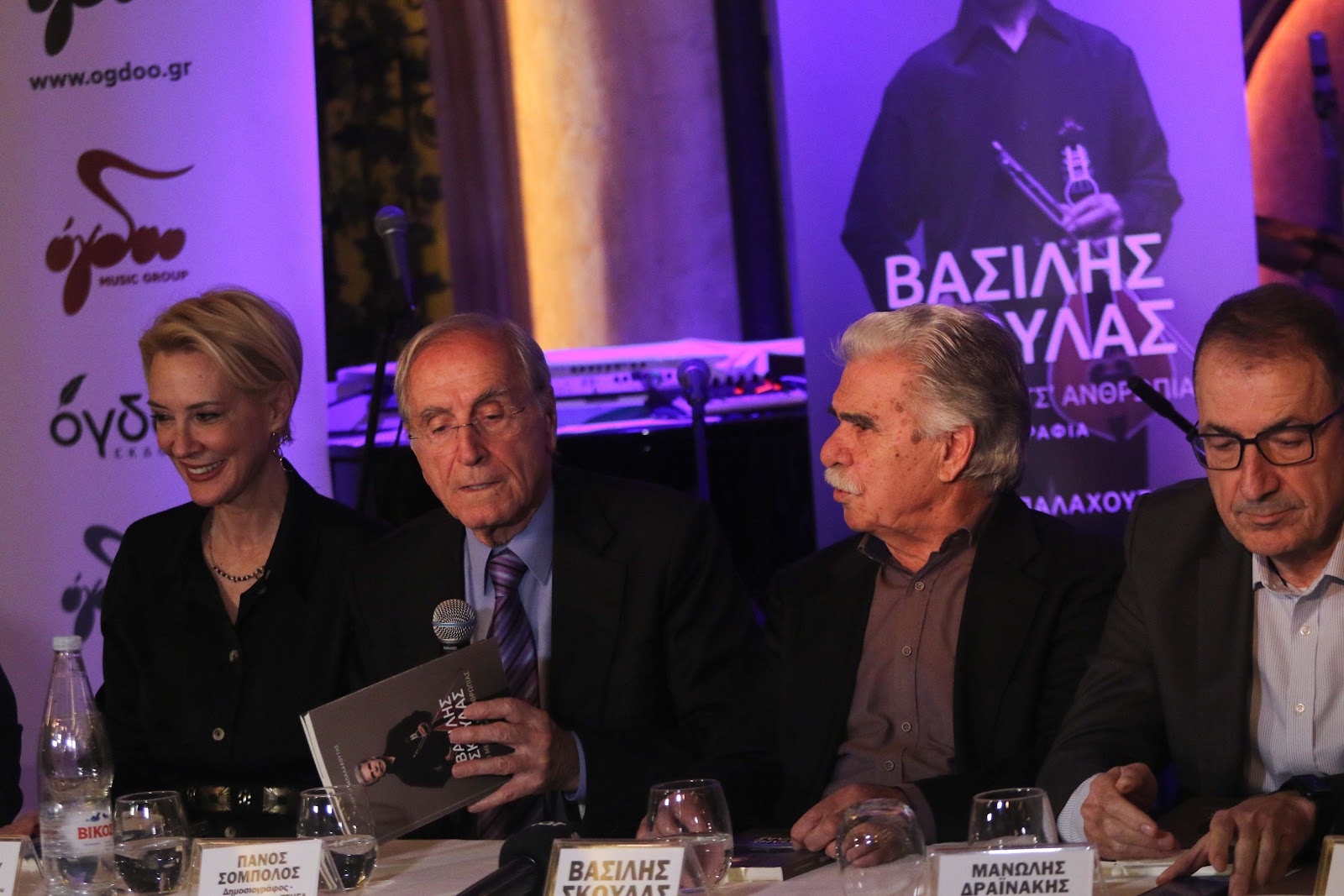 Παρουσιάστηκε η βιογραφικά του Μουσικού Λυράρη Βασίλη Σκουλα  με την συμμετοχή δυο Δημοσιογράφων Ξηρομεριτων απο τον Αστακό - Φωτογραφία 27