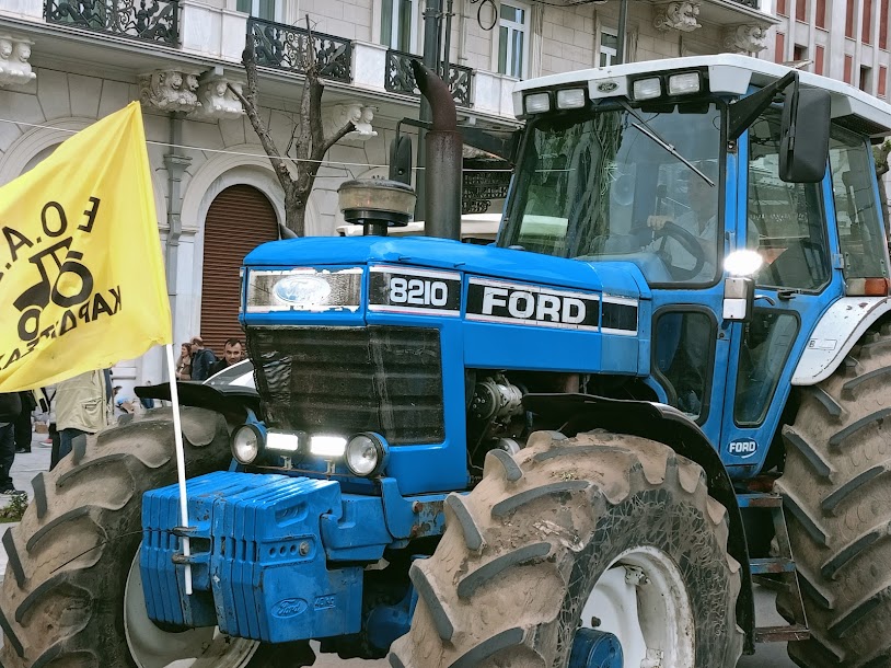 Οι Αγρότες με τα τρακτέρ στο Σύνταγμα - φωτο- βίντεο  MPAMPINH IN  6:32 Μ.Μ.  ΑΓΡΟΤΙΚΑ - Φωτογραφία 33