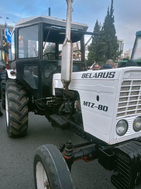 Οι Αγρότες με τα τρακτέρ στο Σύνταγμα - φωτο- βίντεο  MPAMPINH IN  6:32 Μ.Μ.  ΑΓΡΟΤΙΚΑ - Φωτογραφία 45