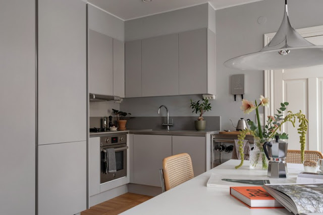 ΜΙΚΡΟΙ ΧΩΡΟΙ: Η γοητεία του γκρι σε 34τμ - Φωτογραφία 3