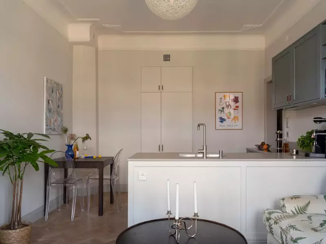 ΜΙΚΡΟΙ ΧΩΡΟΙ: Εξαιρετική αισθητική και πρακτικές λύσεις αποθήκευσης σε 34τμ - Φωτογραφία 13