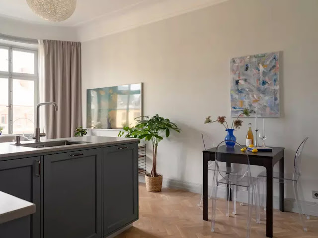 ΜΙΚΡΟΙ ΧΩΡΟΙ: Εξαιρετική αισθητική και πρακτικές λύσεις αποθήκευσης σε 34τμ - Φωτογραφία 14