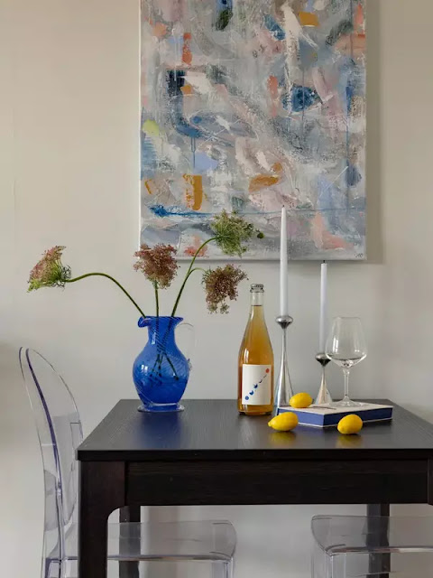 ΜΙΚΡΟΙ ΧΩΡΟΙ: Εξαιρετική αισθητική και πρακτικές λύσεις αποθήκευσης σε 34τμ - Φωτογραφία 15