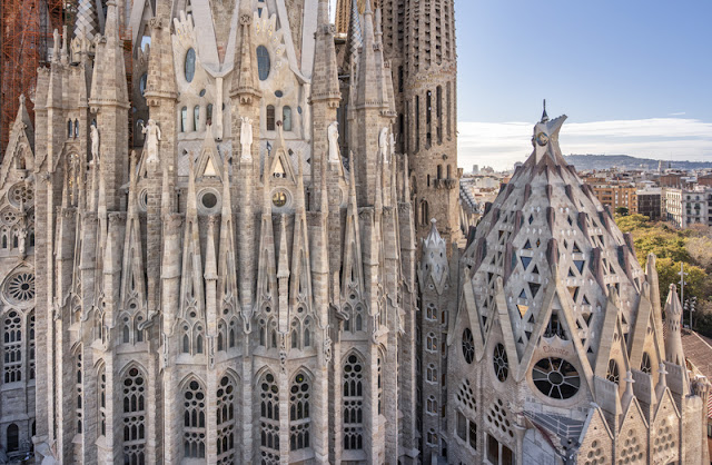 H Sagrada Familia φτάνει στο τελικό της ύψος μετά από 144 χρόνια - Φωτογραφία 4