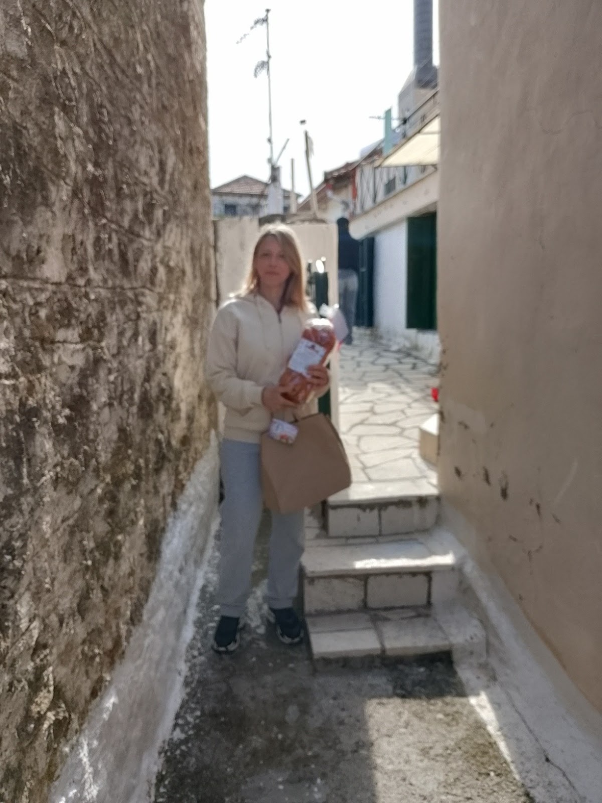 Σύλλογος Μαχαιριωτών  : Μοιράσαμε  ευχες και τα πασχαλινά  τσουρέκια στους κατοίκους του χωριού μας, - Φωτογραφία 5