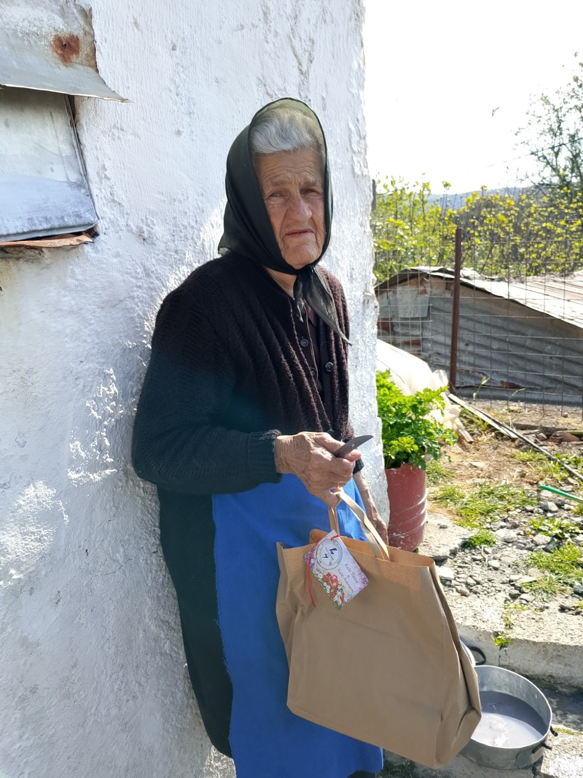 Σύλλογος Μαχαιριωτών  : Μοιράσαμε  ευχες και τα πασχαλινά  τσουρέκια στους κατοίκους του χωριού μας, - Φωτογραφία 7