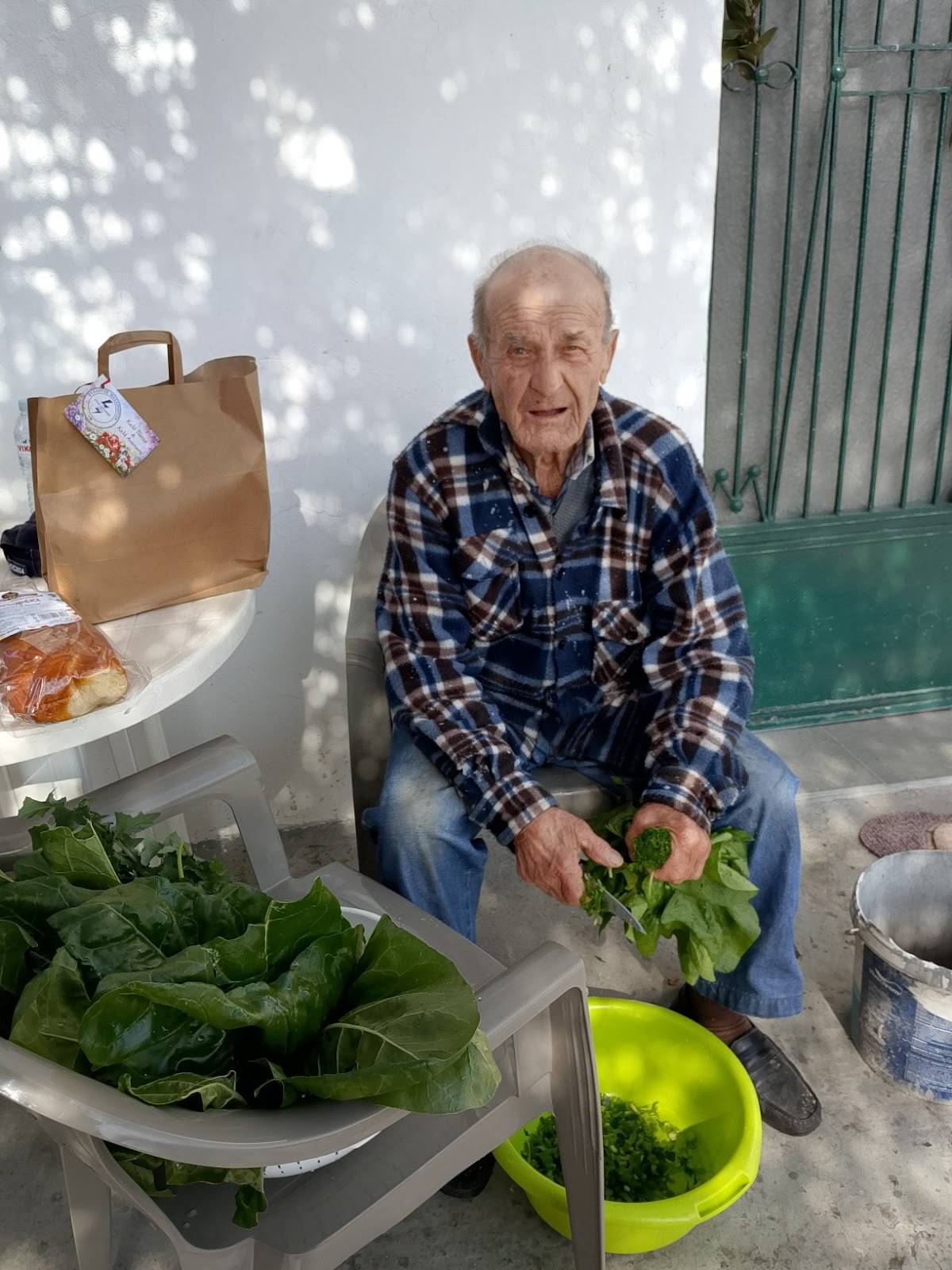 Σύλλογος Μαχαιριωτών  : Μοιράσαμε  ευχες και τα πασχαλινά  τσουρέκια στους κατοίκους του χωριού μας, - Φωτογραφία 9