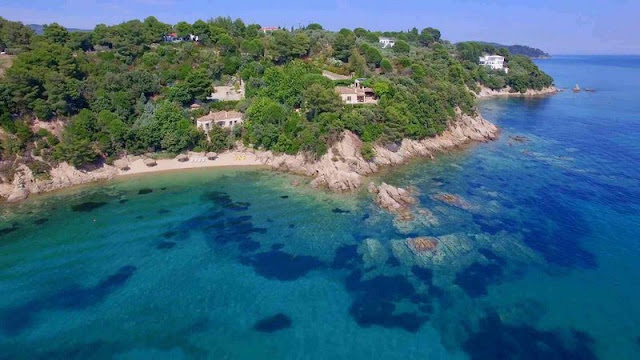 Η βίλλα των 8,5 εκατ στη Σκιάθο - Φωτογραφία 20