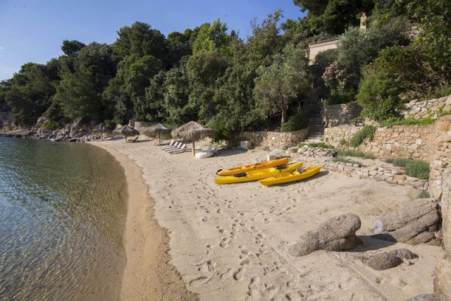 Η βίλλα των 8,5 εκατ στη Σκιάθο - Φωτογραφία 25