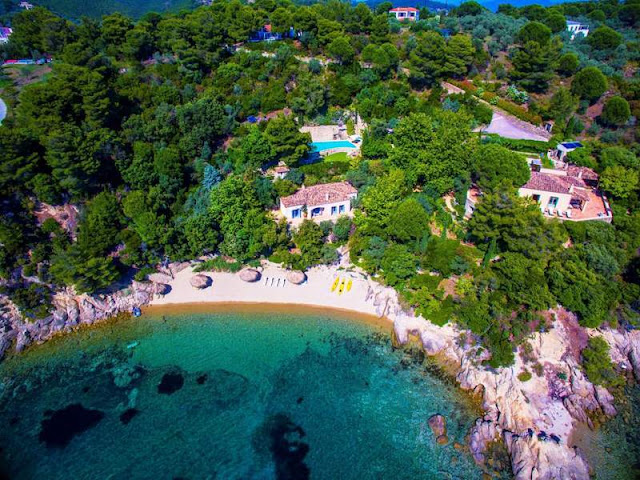 Η βίλλα των 8,5 εκατ στη Σκιάθο - Φωτογραφία 3