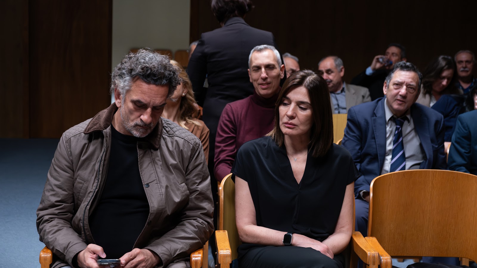 «Σύγκρουση»: Ολοκληρώθηκαν τα γυρίσματα του νέου ερωτικού δικαστικού θρίλερ του MEGA - Δείτε νέο backstage φωτογραφικό υλικό - Φωτογραφία 30
