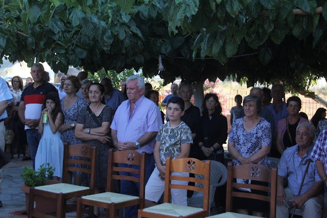 Πλήθος πιστών παρακολούθησε τον Μέγα Πανηγυρικό Εσπερινό  στο Παρεκκλήσι του Αγίου Νικοδήμου του Αγιορείτου στο Κουβαρά Φυτειών - Φωτογραφία 2