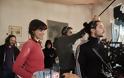 Δείτε εδώ το νέο backstage φωτογραφικό υλικό της σειράς «Κάμπινγκ» - Φωτογραφία 5