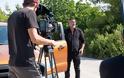 «Δυο μαύρα πουκάμισα»: Δείτε τις νέες backstage φωτογραφίες από τα γυρίσματα - Φωτογραφία 12