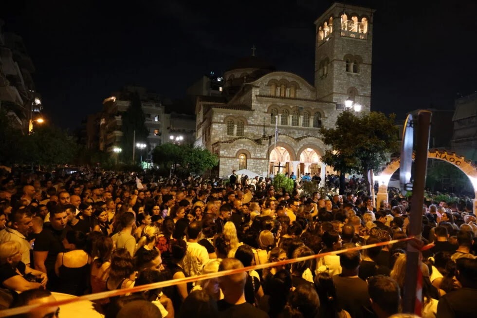 Γιώργος Μαζωνάκης: Η Νίκαια τον αποχαιρετά – Σήμερα το τελευταίο αντίο στον αγαπημένο τραγουδιστή - Φωτογραφία 2