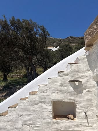 HOME TOUR: Παραδοσιακό πετρόκτιστο στην Άνδρο - Φωτογραφία 20