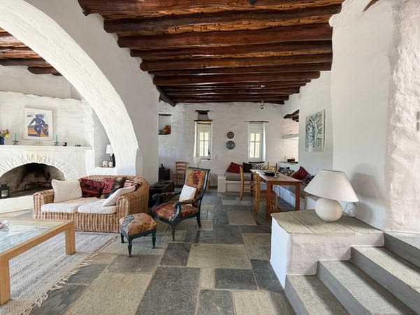 HOME TOUR: Παραδοσιακό πετρόκτιστο στην Άνδρο - Φωτογραφία 3