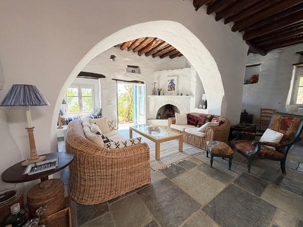 HOME TOUR: Παραδοσιακό πετρόκτιστο στην Άνδρο - Φωτογραφία 7