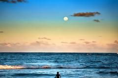 Γιατί βλέπουμε το φεγγάρι τη μέρα μερικές φορές;