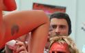 Ρεζίλι Παγκοσμίως ο Κανιθάρες μετά την γκάφα με την γυμνή φωτογραφία της γυναίκας του στο twitter! - Φωτογραφία 4