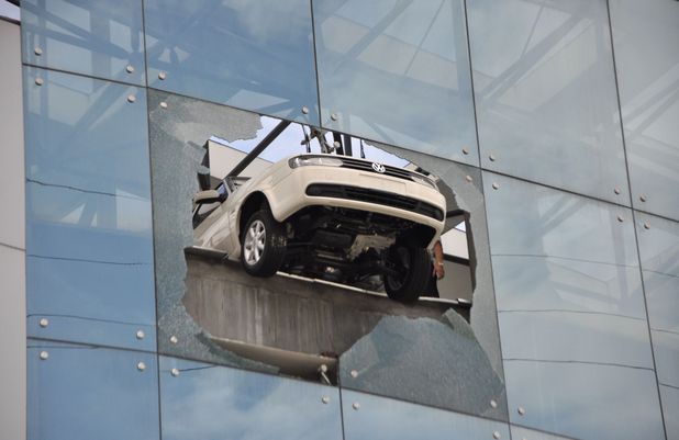 Το test-drive τον έφερε κοντά στο θάνατο - Φωτογραφία 2