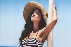 ΔΕΙΤΕ: Η Μαίρη Συνατσάκη ποζάρει με σέξυ μαγιό!