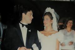 Σπάνιες φωτογραφίες της Ελένης Μενεγάκη από τον πρώτο της γάμο!