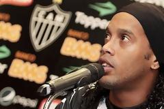 Τέρμα για Ροναλντίνιο η... Coca Cola!