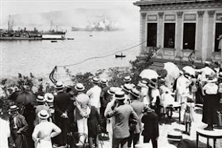 Μη χάσετε: Σμύρνη, Η καταστροφή μιας κοσμοπολίτικης πόλης 1900-1922 (vid) - Φωτογραφία 1