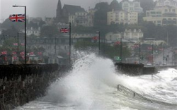Οι πλημμύρες απειλούν τη Βρετανία - Φωτογραφία 1