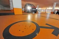 Δήμαρχος έφτιαξε πάρκινγκ μόνο για άντρες