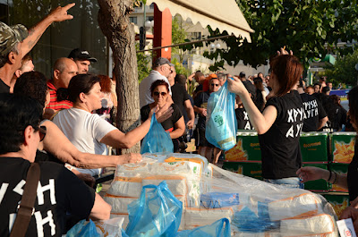 Χρυσή Αυγή: Διανομή τροφίμων σε άπορους και άνεργους - Φωτογραφία 3