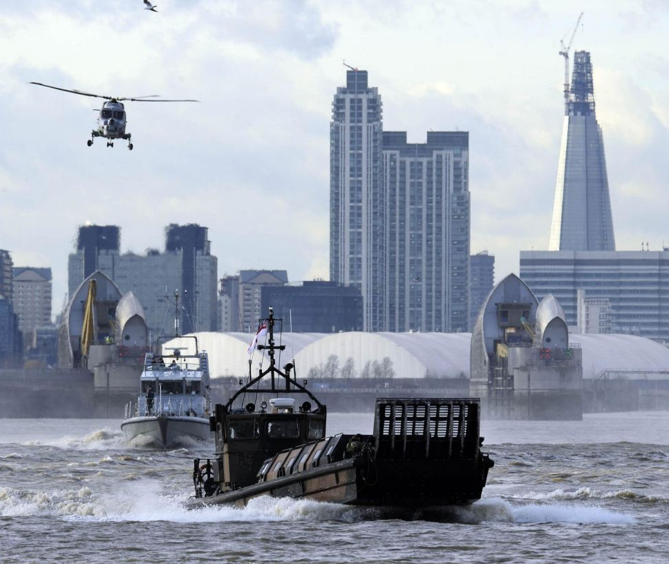 ΔΕΙΤΕ: Tο Λονδίνο προετοιμάζεται ακόμη και για... Ολυμπιακό Πόλεμο - Φωτογραφία 9