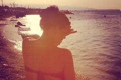 ΔΕΙΤΕ: ΜΑΡΙΑ ΚΟΡΙΝΘΙΟΥ: Τα καμώματά της στην παραλία