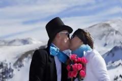 ΔΕΙΤΕ: Ο γύρος του κόσμου μέσα από τα πιο όμορφα φωτογραφικά φιλιά!