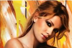 Δεν πάει το μυαλόσας πια ηθοποιός είναι αυτή.