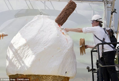 ΔΕΙΤΕ: Το μεγαλύτερο παγωτό στον κόσμο! - Φωτογραφία 5