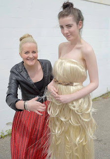 ΑΠΙΣΤΕΥΤΟ: ΔΕΙΤΕ: Φόρεμα κατασκευασμένα εξ ολοκλήρου από ανθρώπινα μαλλιά - Φωτογραφία 1