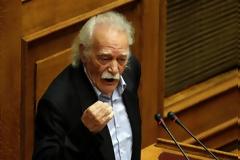 Άρθρο ΣΟΚ από μπλόγκερ κατά του Μανώλη Γλέζου.. Άκου παππού Μανώλη…