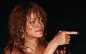 Rihanna: Ένα αστέρι πέφτει (πέφτει, πέφτει, πέφτει...)
