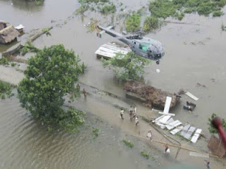 Ινδία: 109 νεκροί από τις πλημμύρες - Φωτογραφία 1