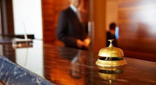 Στα κάγκελα οι ξενοδοχοϋπάλληλοι για τις συμβάσεις - κοροϊδία - Φωτογραφία 1