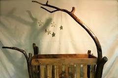 Παράξενες και εντυπωσιακές κούνιες για μωρά