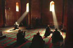 Θρησκεία με… μηνιαίο επίδομα!