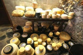 Ρεθεμνιώτικα τυριά και αγροτικά προϊόντα στα ράφια ρώσικων σουπερ μάρκετ - Φωτογραφία 1