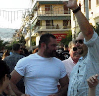 Νίκαια : Στελέχη του ΣΥΡΙΖΑ φωτογράφιζαν και στοχοποιούσαν όσους έπαιρνα τρόφιμα από τους κακούς φασίστες [Φώτο + Βίντεο] - Φωτογραφία 5